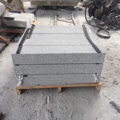 G603 Cloch Kerbstone Liath